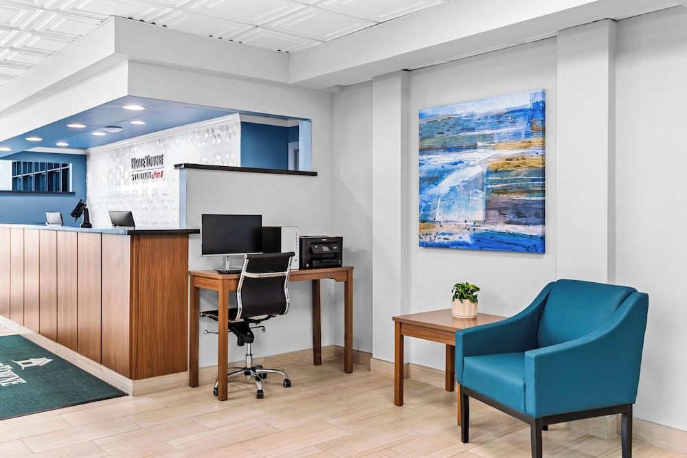 HomeTowne Studios by Red Roof & Conference Center Cortland - photo 35