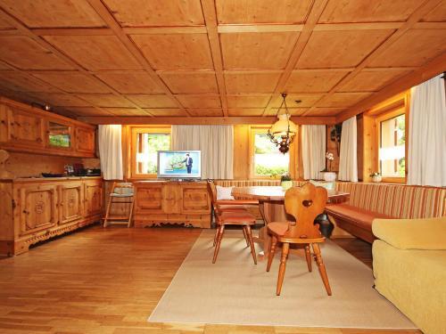 Holiday Home Josefine by Interhome — 4-Star Luxury Hotel in Bartholomaeberg, Austria