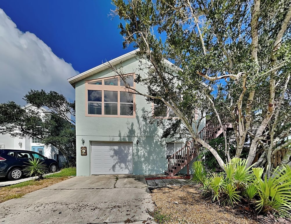 Seascape Beachhouse — 4-Star Luxury Hotel in Fort Myers Beach, United States