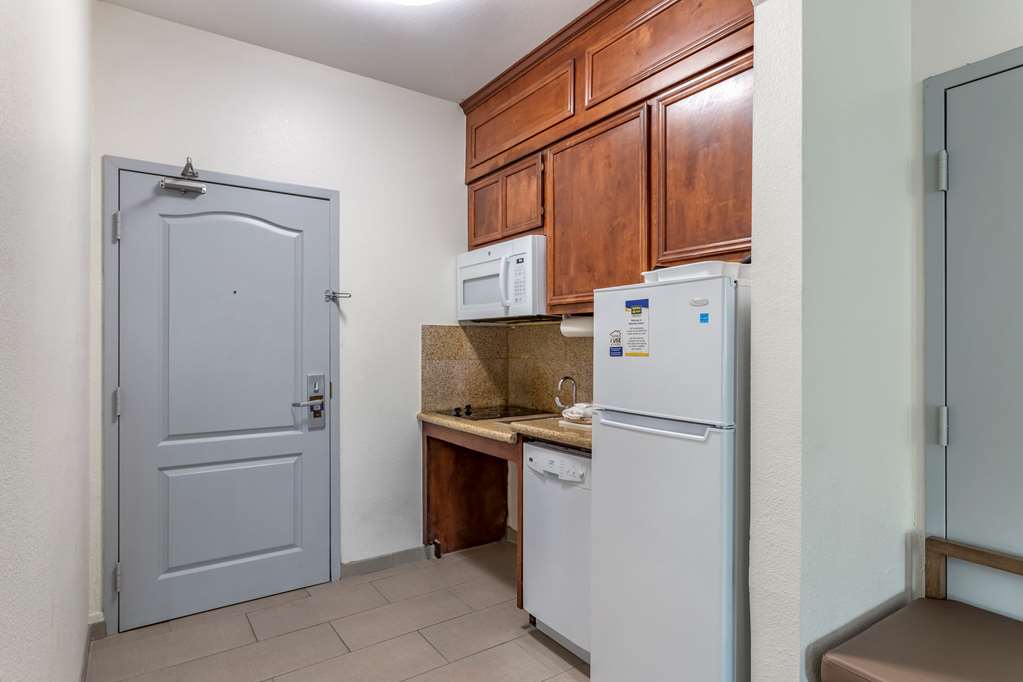 MainStay Suites Port Arthur Beaumont South - photo 16