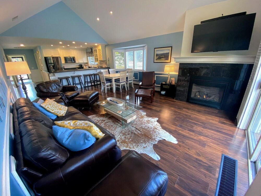 G3 Classy Bretton townhome with AC fast wifi great mountain views right on the golf course — Carroll — photo 5