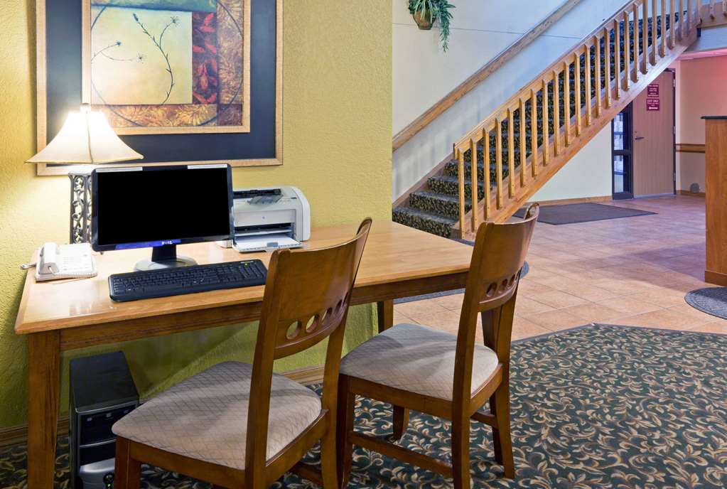 AmericInn by Wyndham Fargo West Acres - photo 20