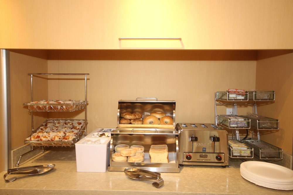 TownePlace Suites by Marriott Charleston North Charleston - photo 24