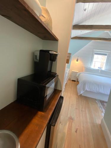The Clarendon House - photo 5
