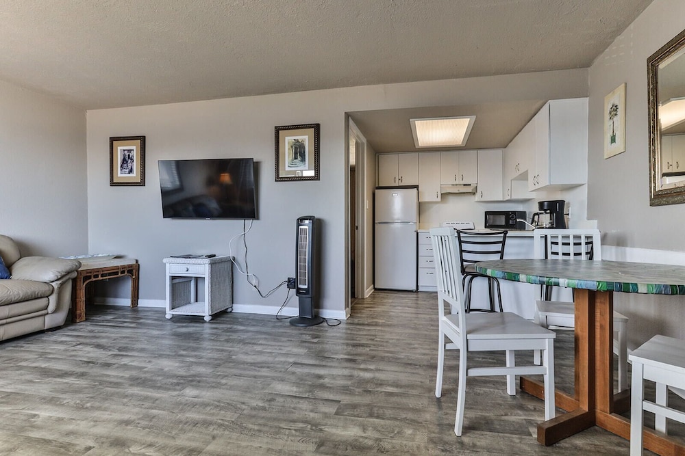Coastal Waters Inn - photo 116