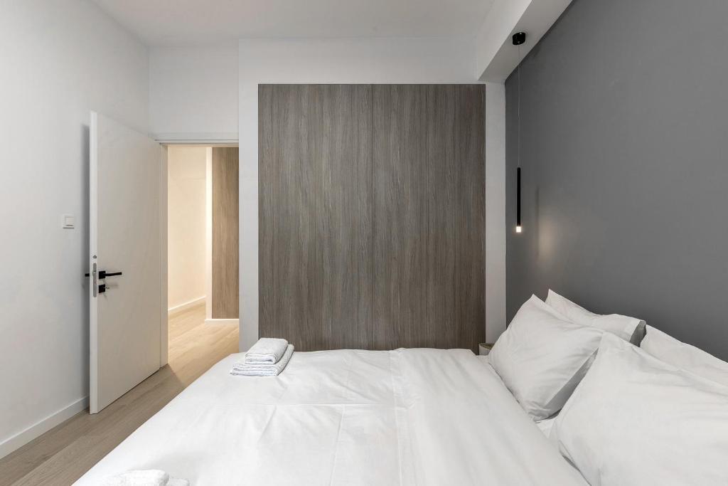 Elegant Apartment — 4-Star Luxury Hotel in Athens, Greece