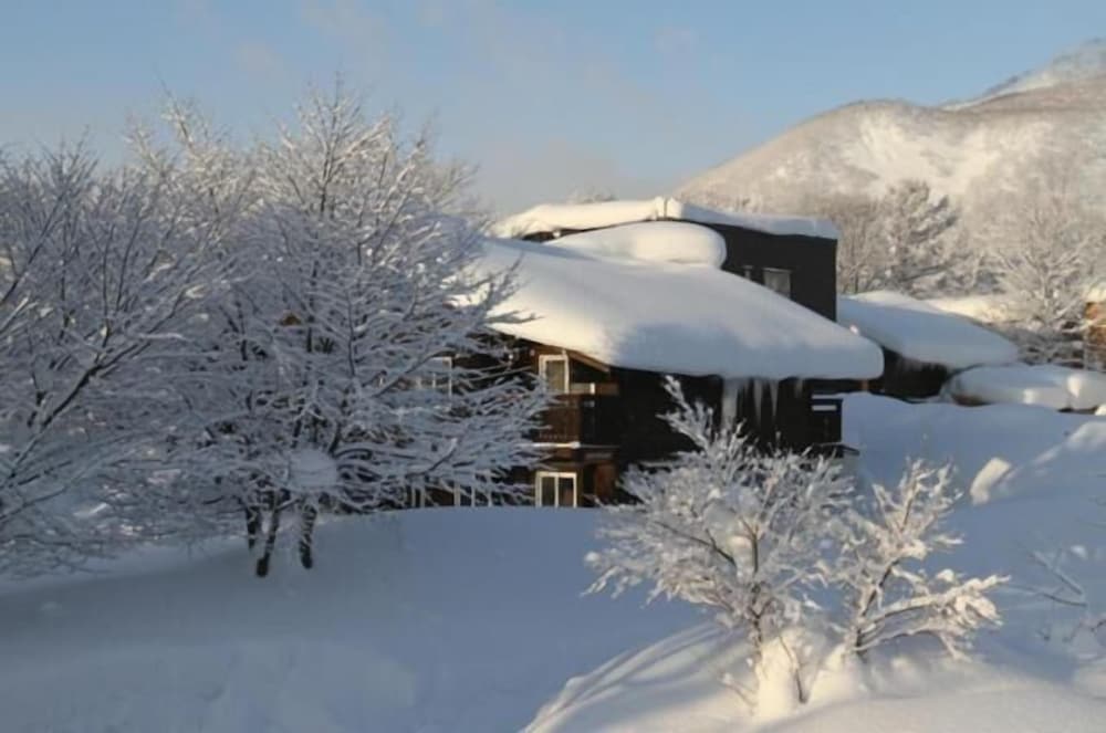 North Point - carbon neutral hotel in Unknown City