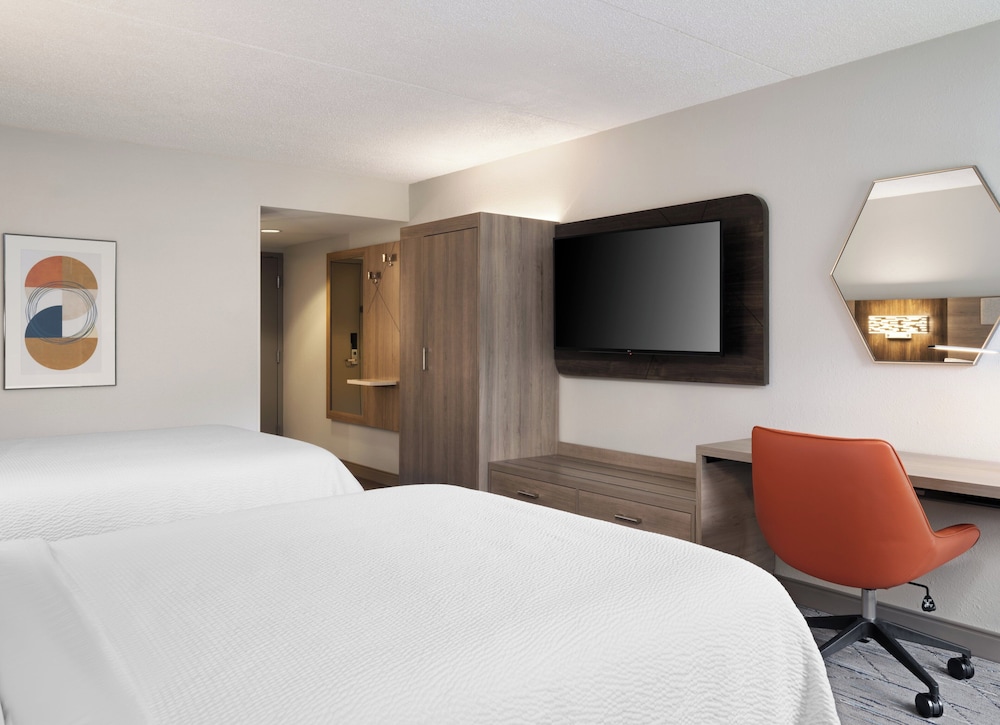 Holiday Inn Express Indianapolis Airport by IHG - photo 30