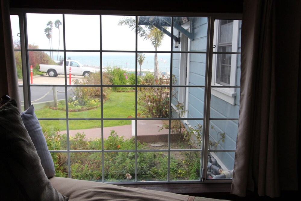 Edgewater Beach Inn - photo 34