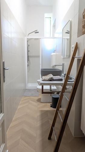 Grand Central 2 Bedrooms Meliora Apartments — 4-Star Luxury Hotel in Bergamo, Italy