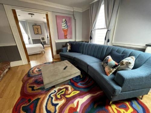 Spacious Two Bedroom Apartment for City Exploration — 4-Star Luxury Hotel in Washington, United States