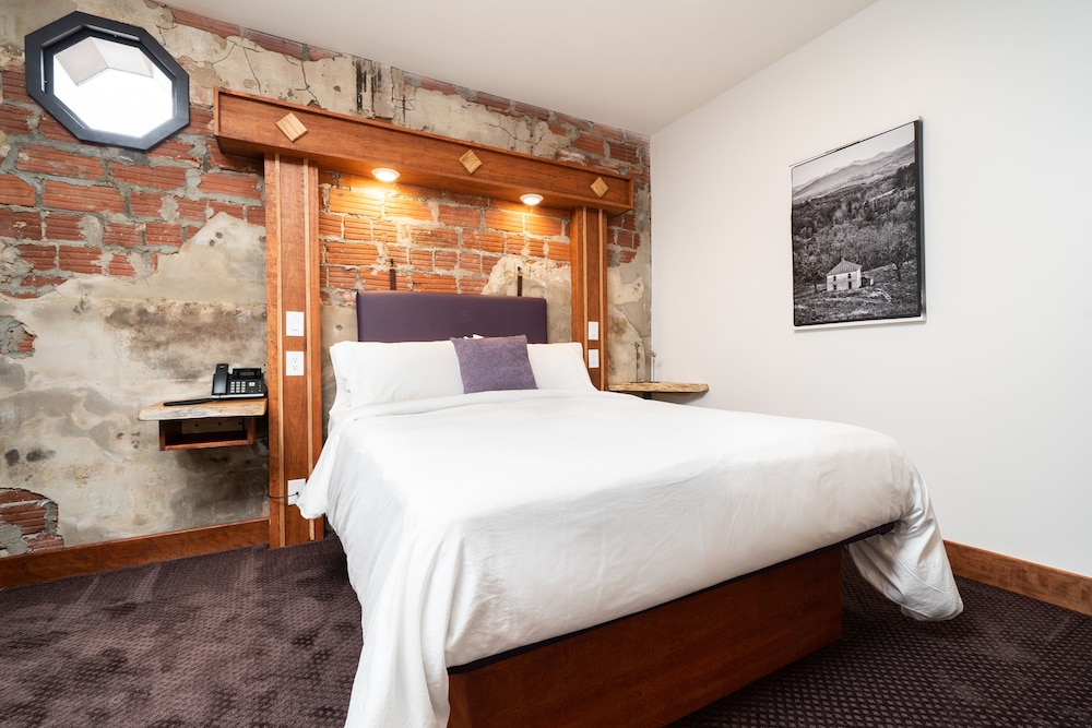 The Horton Hotel and Rooftop Lounge - photo 7