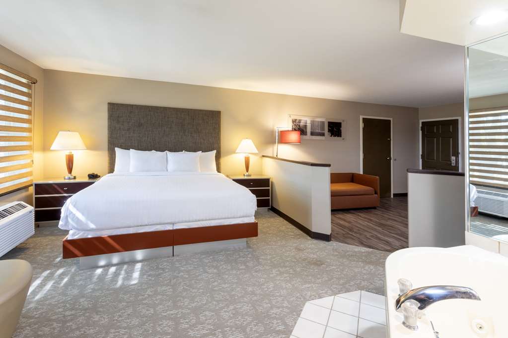 Baymont by Wyndham Waunakee - photo 9