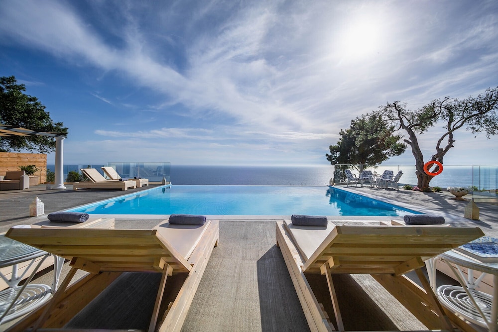 Ocean View Luxury Villa Nefeli — 4-Star Luxury Hotel in Corfu, Greece