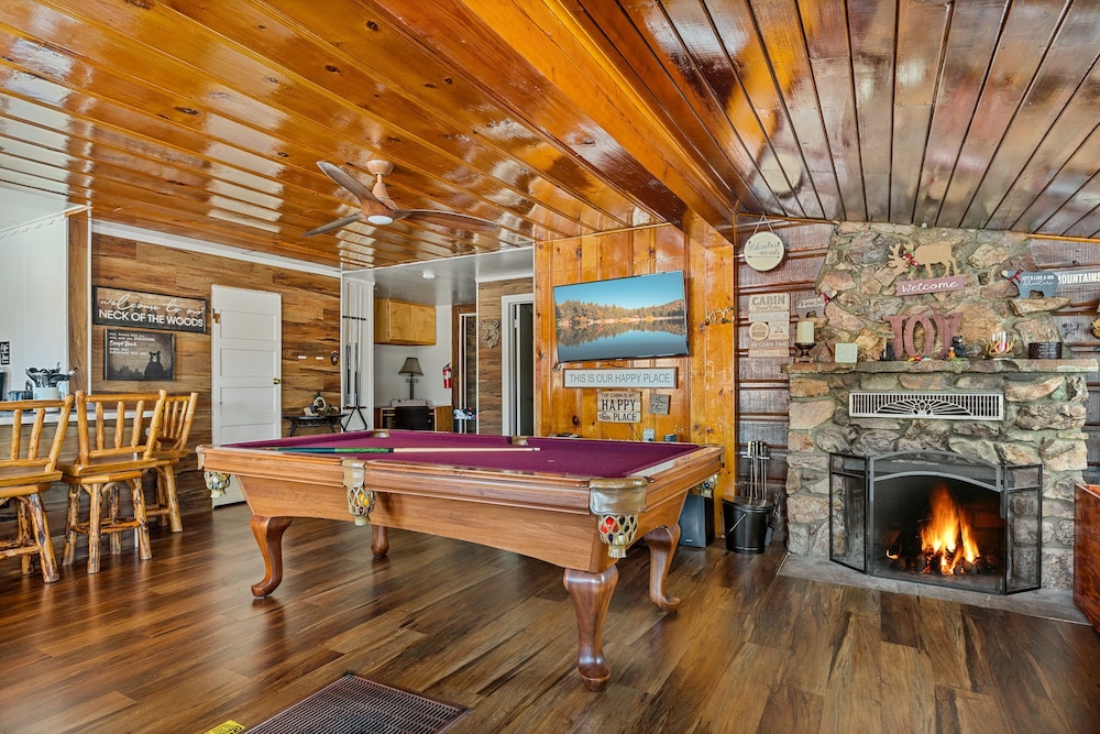 Big Bear Happy Place Walk to the Village in Big Bear Lake, United States