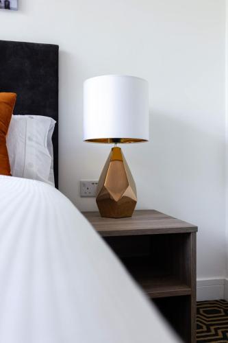 Flatzy 16 Guests 4 En suite Central Apartment A — 4-Star Luxury Hotel in Liverpool, United Kingdom