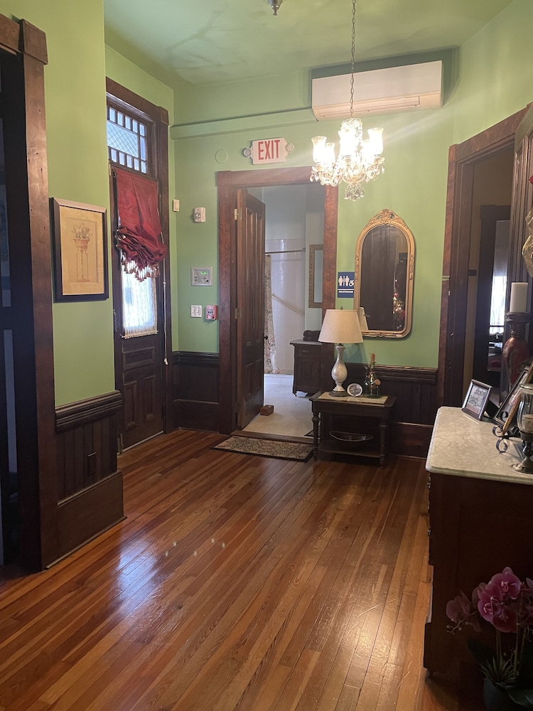 Grand Gables Inn Bed & Breakfast - photo 14