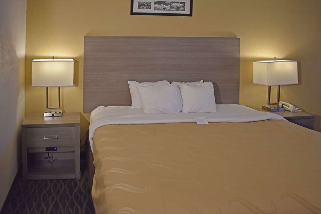 Quality Inn & Suites Kearneysville Martinsburg - photo 15