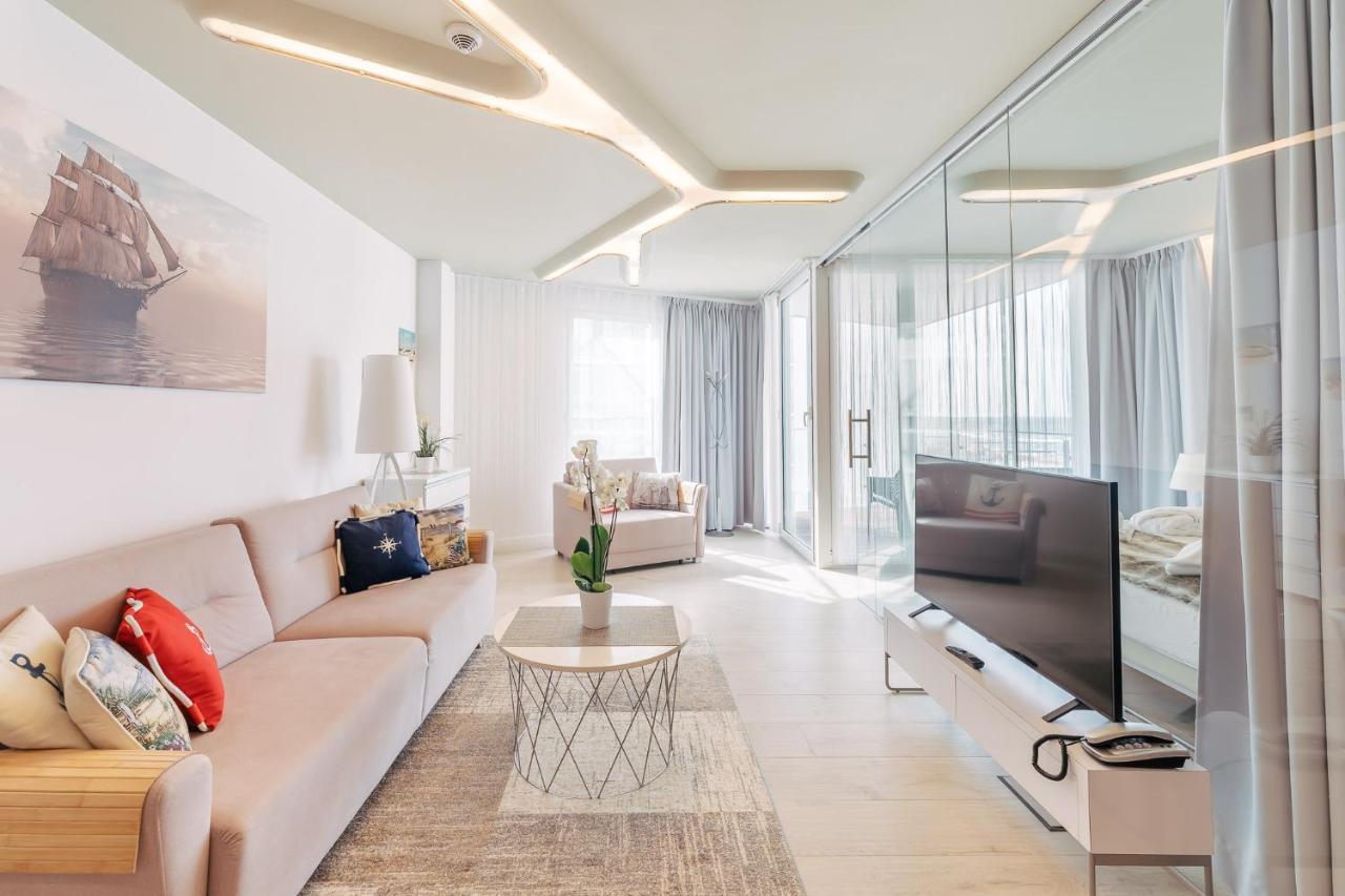 Apartament z widokiem na morze z aneksem kuchennym i basenem Ultra MARINE — 4-Star Luxury Hotel in Kolobrzeg, Poland