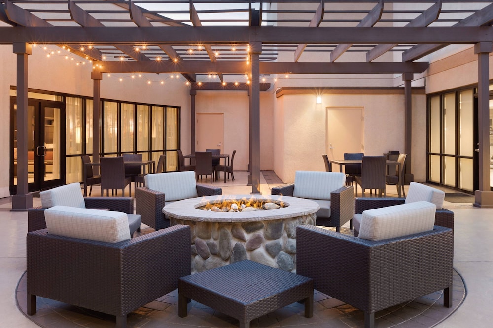 Courtyard by Marriott Charlotte Airport North - photo 16