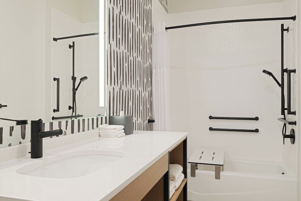 Atwell Suites Kansas City Airport by IHG - photo 18