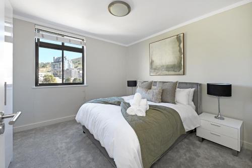 Shaya Stylish 2BR in De Waterkant Mountain & City Views