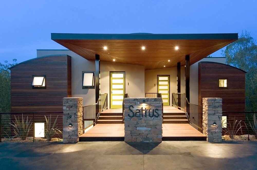 Saltus One bedroom luxury and panoramic views — 5-Star Luxury Hotel in Castlemaine, Australia