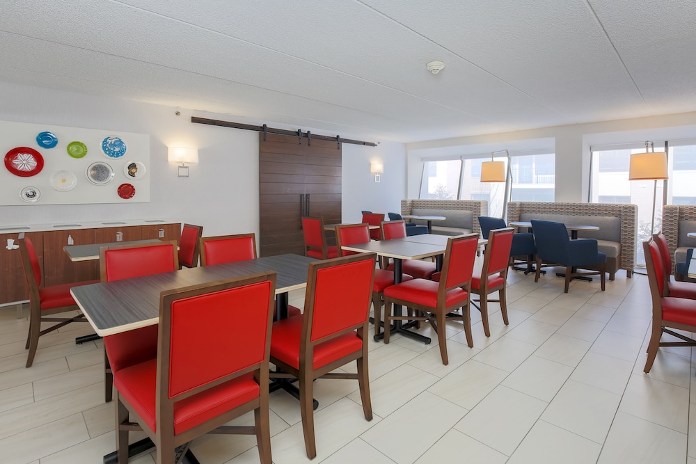 Holiday Inn Express Milwaukee West Medical Center by IHG - photo 34