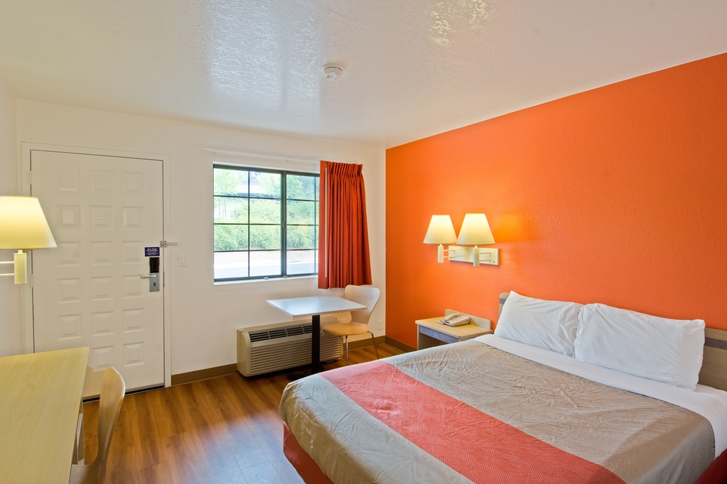 Motel 6 Redding CA South - photo 16
