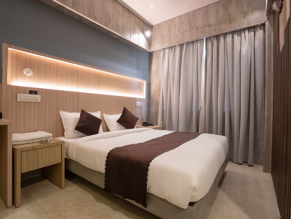 Hotel Grand Seasons - last minute hotel in Navi Mumbai