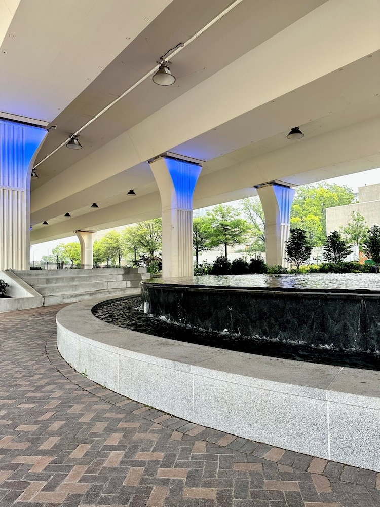 Sheraton Birmingham Hotel - photo 35