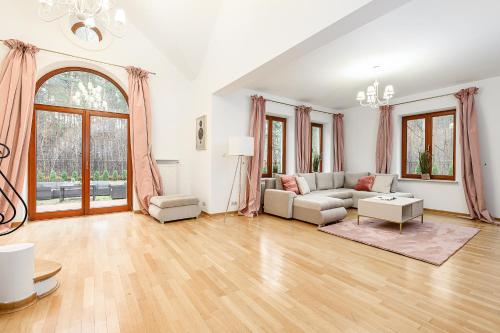Lumina luxury house in Warsaw — 5-Star Luxury Hotel in Warsaw, Poland