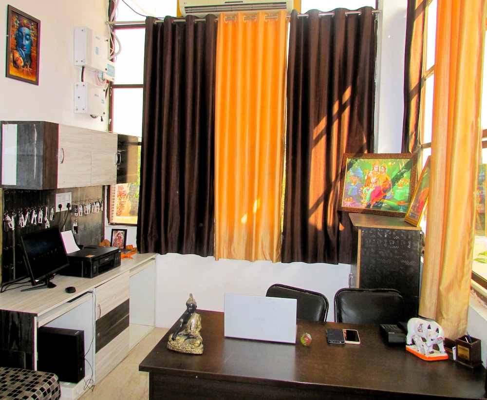 Hotel Celebration Green in Khandwa, India