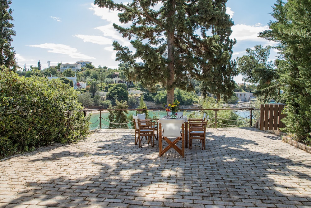 Grand Bleu Porto Heli Beachfront House — 4-Star Luxury Hotel in Porto Cheli, Greece