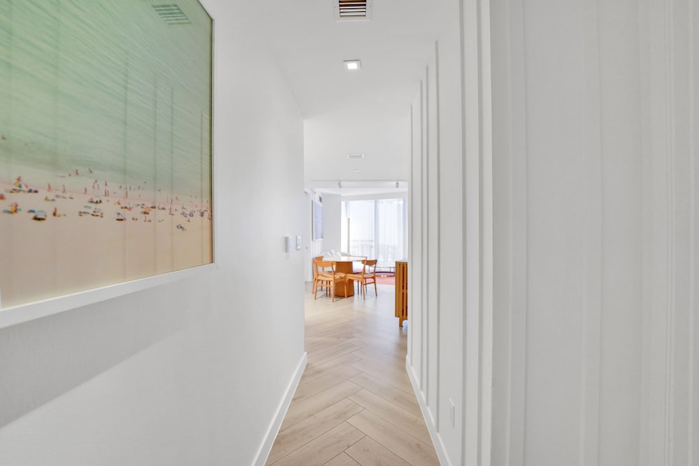 Private Residences at W SoBe by LRMB - photo 9