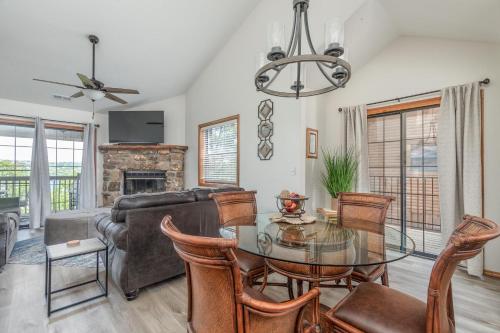 2BR Village At Indian Point 1112 near SDC Free Tickets Daily up to 500 in Branson, United States