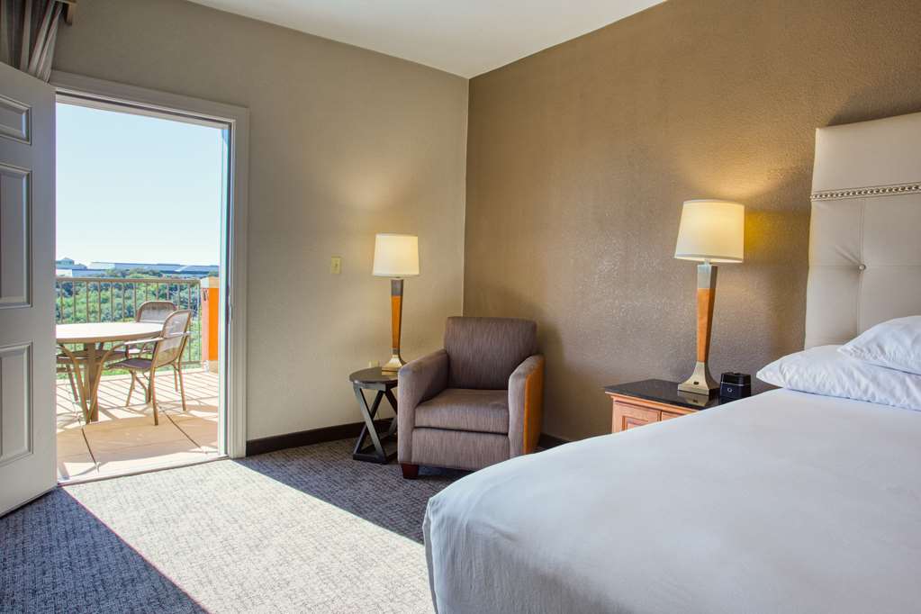 Drury Inn & Suites Near La Cantera Parkway - photo 23