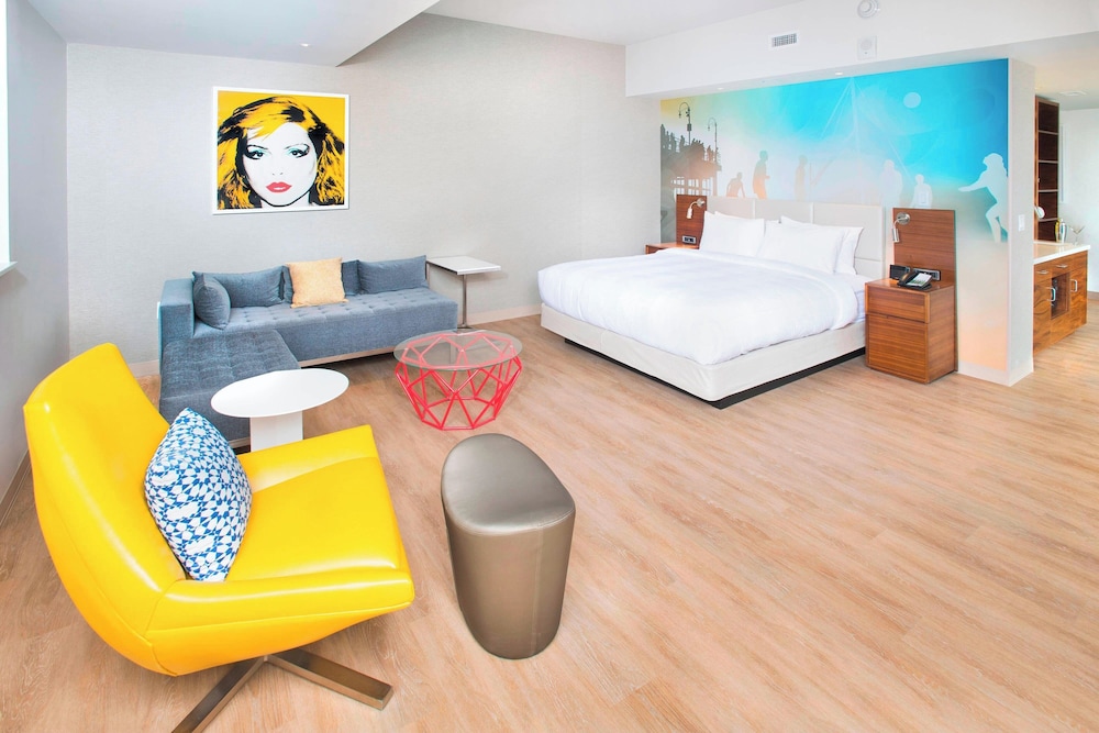 Courtyard by Marriott Santa Monica - photo 10