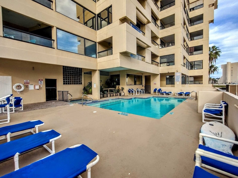 Landfall Towers 34 Minium 1 Bedroom Condo by RedAwning - photo 14