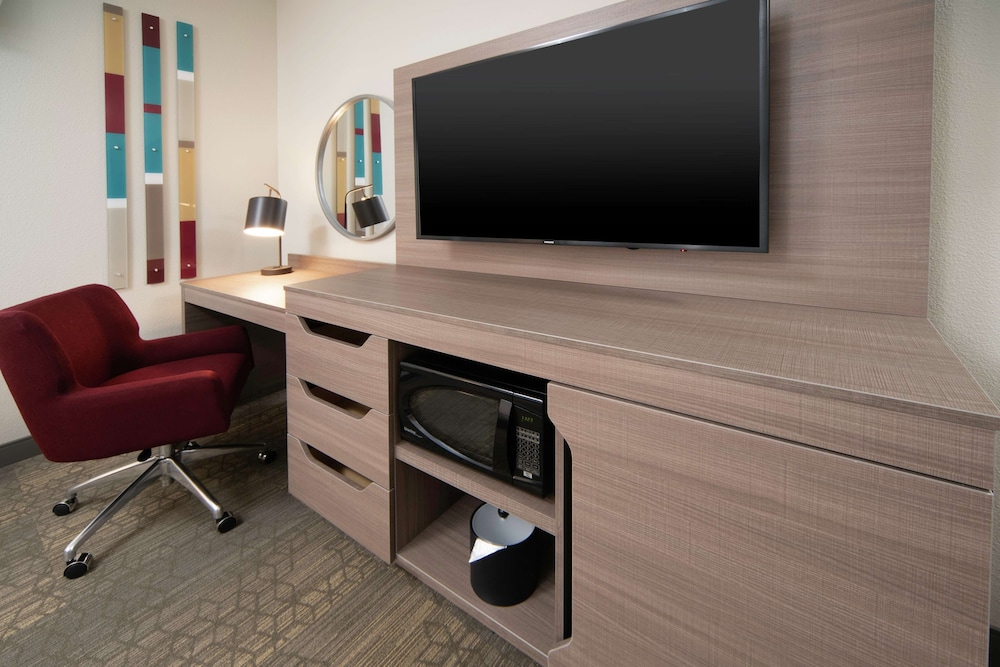 Hampton Inn & Suites Santa Maria - photo 10