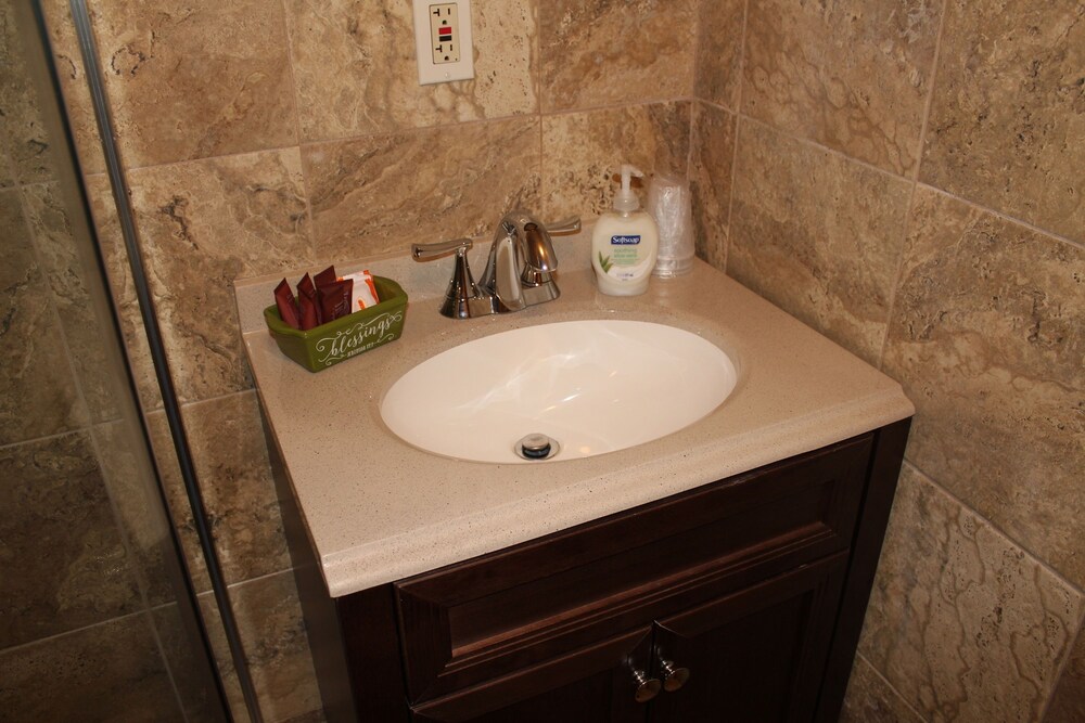Shawnee Trails Lodging and Suites - photo 32
