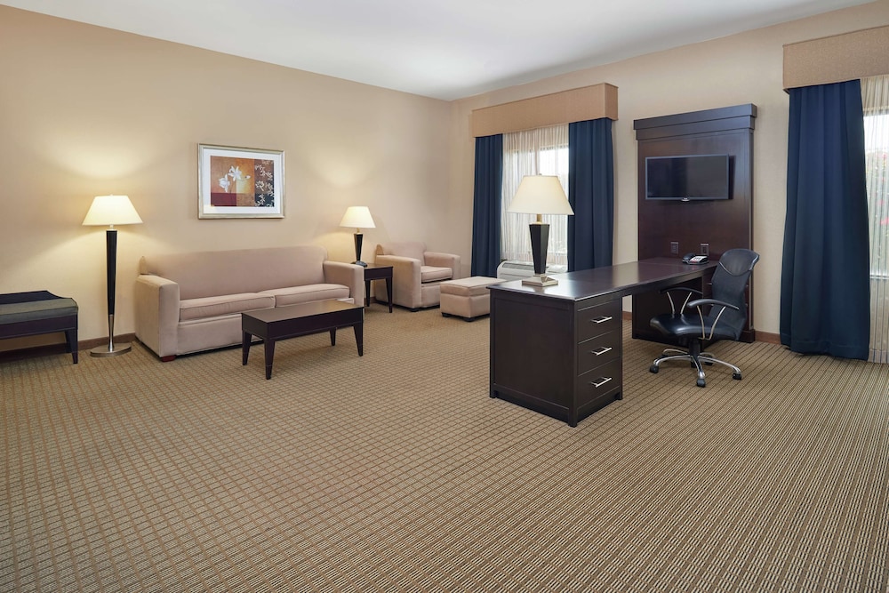 Hampton Inn & Suites Decatur - photo 25