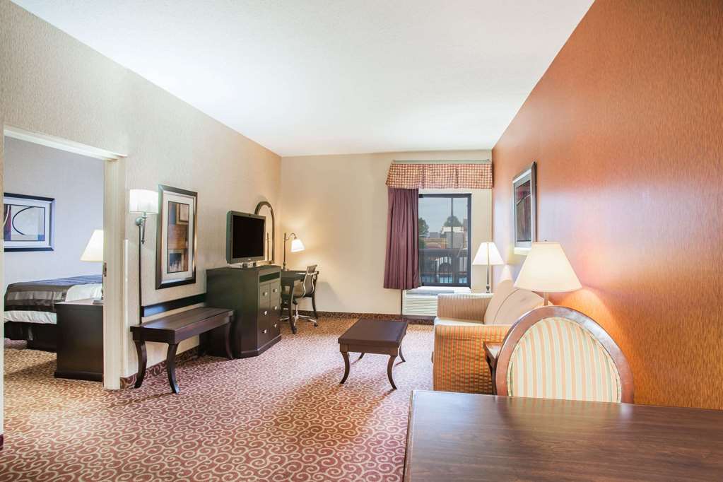 Wingate by Wyndham North Little Rock - photo 11