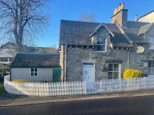 Moulin Cottage — 4-Star Luxury Hotel in Pitlochry, United Kingdom