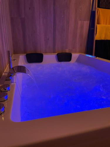Studio Jacuzzi Love Room - last minute hotel in Unknown City