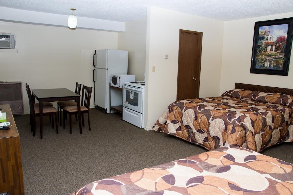 Wheel Inn Motel — hotel in Assiniboia
