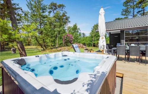 Four Bedroom Holiday Home In Hojby — 5-Star Luxury Hotel in Hojby, Denmark