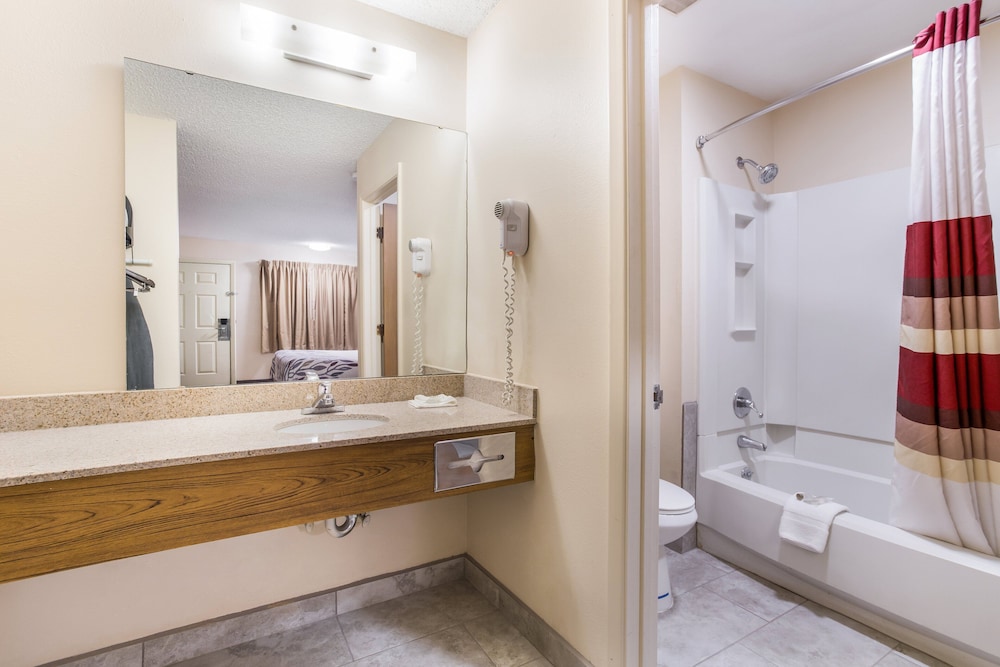 Red Roof Inn Albuquerque Midtown - photo 23