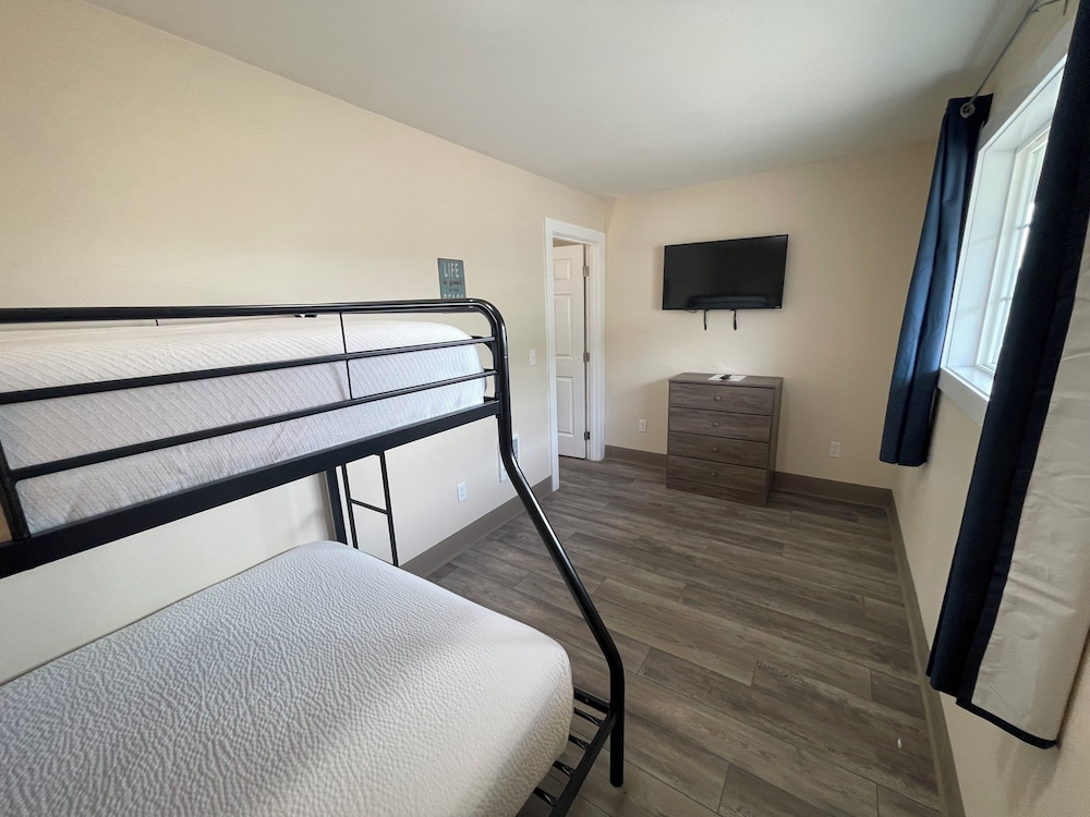 The Coastal Inn and Suites - photo 33