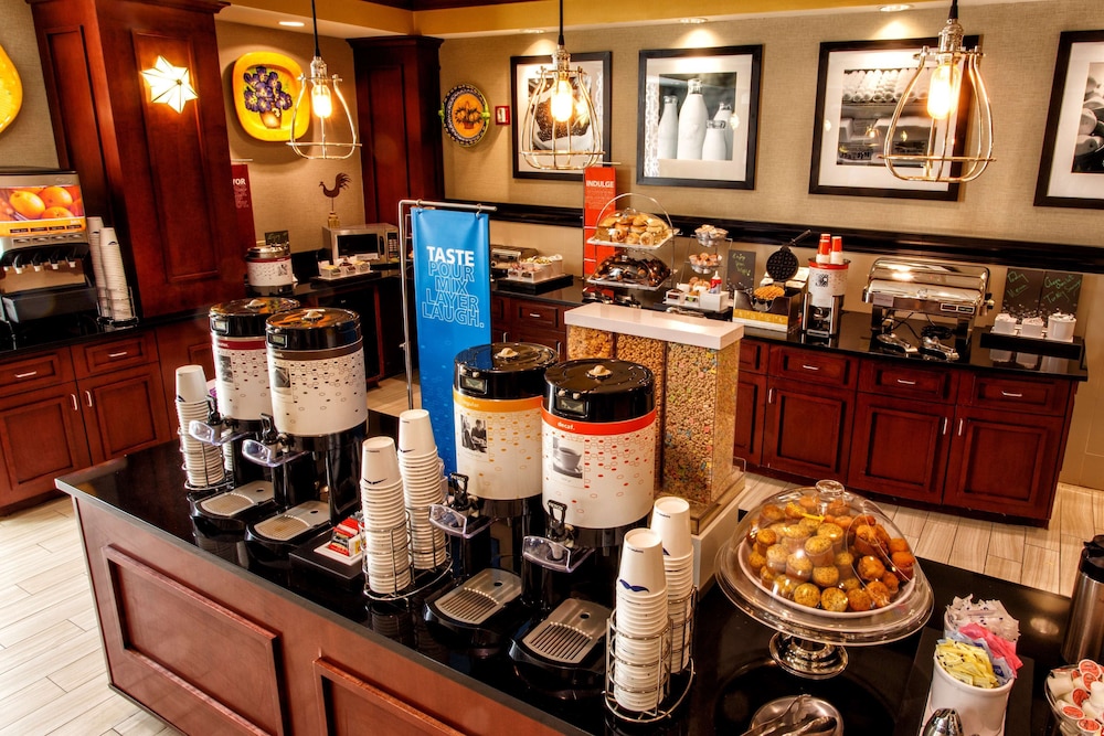 Hampton Inn & Suites Staten Island - photo 38